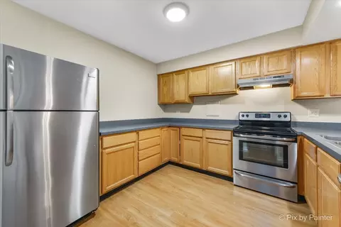 Kitchen - 4704 Euclid Ave #1A, Rolling Meadows, IL 60008 photo 2 of 4