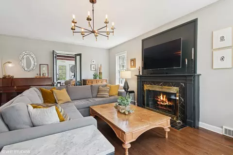 Living - 751 Keystone Ave, River Forest, IL 60305 photo 2 of 7