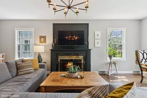 Living - 751 Keystone Ave, River Forest, IL 60305 photo 3 of 7