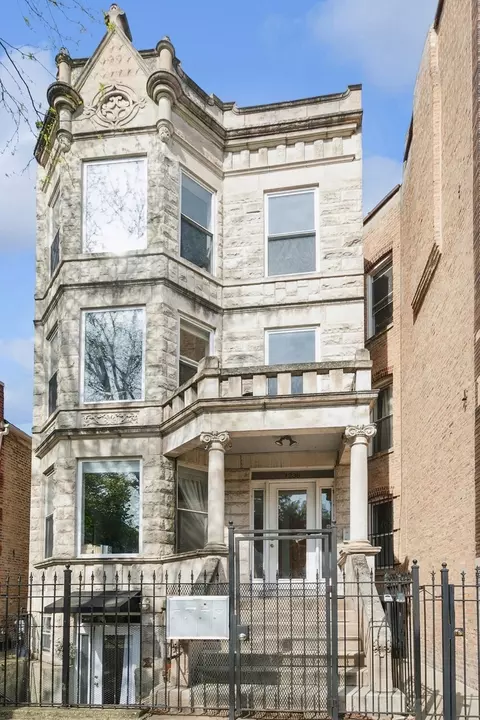 1236 N Campbell Ave #G, Chicago, IL 60622