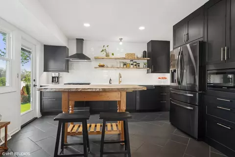 Kitchen - 4175 Hudson Dr, Hoffman Estates, IL 60192 photo 1 of 5