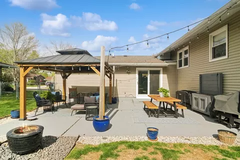 Exterior - 4175 Hudson Dr, Hoffman Estates, IL 60192 photo 4 of 5