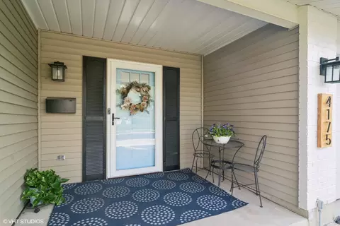 Exterior - 4175 Hudson Dr, Hoffman Estates, IL 60192 photo 2 of 5