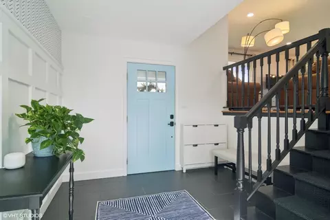 Entry Way - 4175 Hudson Dr, Hoffman Estates, IL 60192 photo 1 of 1