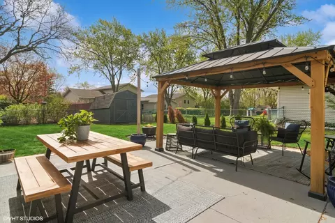 Exterior - 4175 Hudson Dr, Hoffman Estates, IL 60192 photo 3 of 5