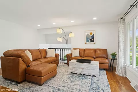 Living - 4175 Hudson Dr, Hoffman Estates, IL 60192 photo 2 of 4