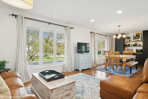 Living - 4175 Hudson Dr, Hoffman Estates, IL 60192 photo 1 of 4