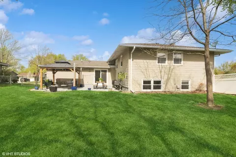 Exterior - 4175 Hudson Dr, Hoffman Estates, IL 60192 photo 5 of 5