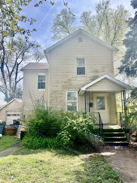 807 E Olive St, Bloomington, IL 61701