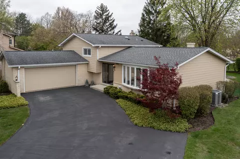 1462 Hemlock Knoll Ter, Northbrook, IL 60062