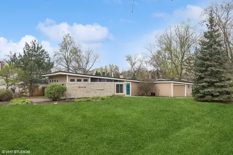 22 W525 Cherry Ln, Glen Ellyn, IL 60137
