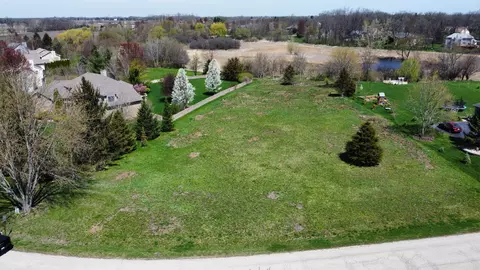 6114 Whiteoak Dr, Mchenry, IL 60050 photo 11