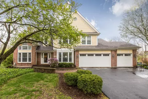 6469 Bobby Jones Ln, Woodridge, IL 60517