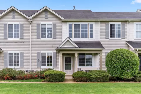 1516 Azalea Cir, Romeoville, IL 60446
