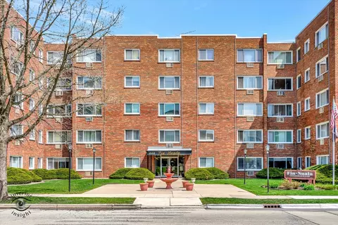 222 Madison St #302, Joliet, IL 60435