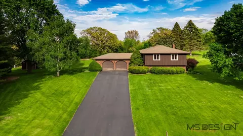 4 S129 Hazel Crest Dr, Sugar Grove, IL 60554