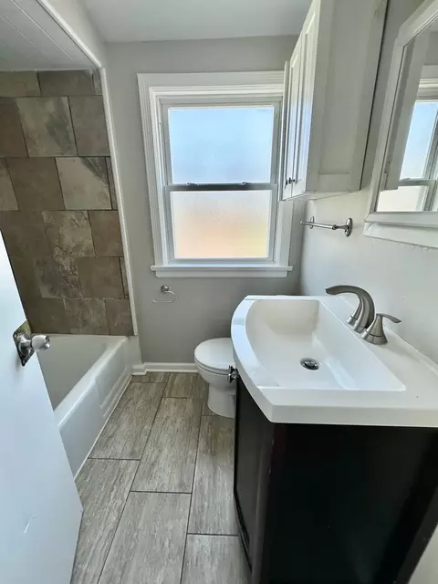 Bath - 2329 S 20th Ave, Broadview, IL 60155 photo 1 of 2