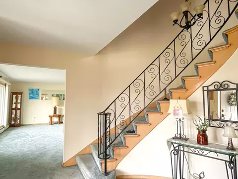 Entry Way - 432 Miller St, Beecher, IL 60401 photo 2 of 4
