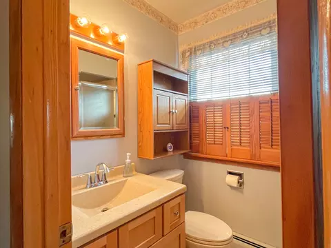 Bath - 432 Miller St, Beecher, IL 60401 photo 1 of 2
