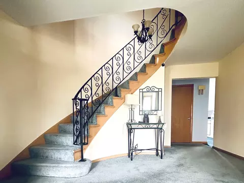 Entry Way - 432 Miller St, Beecher, IL 60401 photo 1 of 4