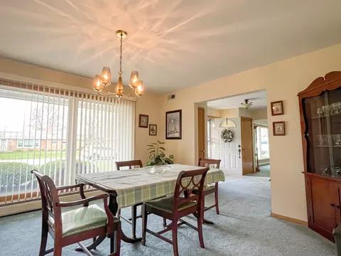 Dining - 432 Miller St, Beecher, IL 60401 photo 1 of 2