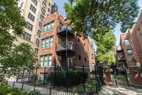 1144 W Pratt Blvd #GS, Chicago, IL 60626
