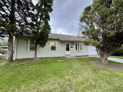 4458 Poplar Ave, Richton Park, IL 60471