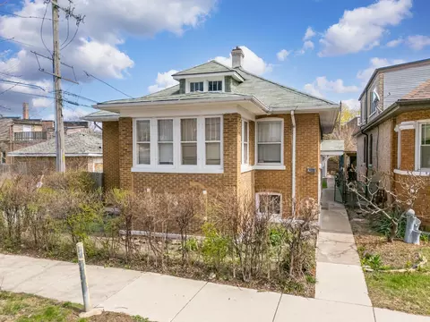 6915 S Rockwell St, Chicago, IL 60629