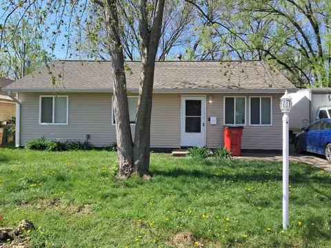 1507 Hedge Rd, Champaign, IL 61821 photo 1