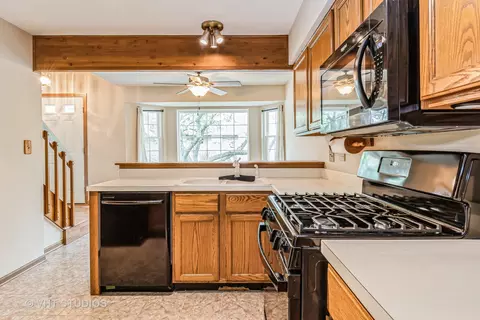 Kitchen - 3051 Anton Dr, Aurora, IL 60504 photo 1 of 2