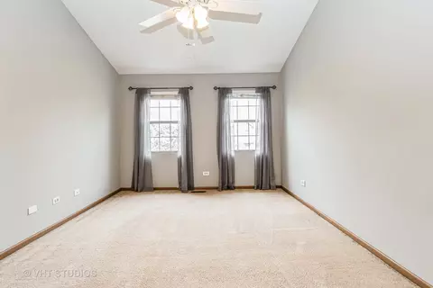 Bedroom - 3051 Anton Dr, Aurora, IL 60504 photo 1 of 2