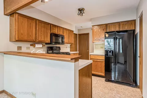 Kitchen - 3051 Anton Dr, Aurora, IL 60504 photo 2 of 2