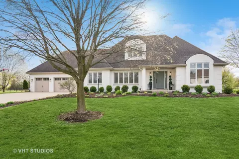 1 S341 Cantigny Dr, Winfield, IL 60190