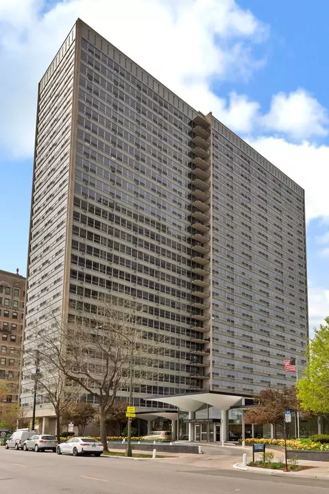 3550 N Lake Shore Dr #2109, Chicago, IL 60657