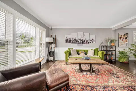 Living - 4248 Park Ave, Brookfield, IL 60513 photo 1 of 2