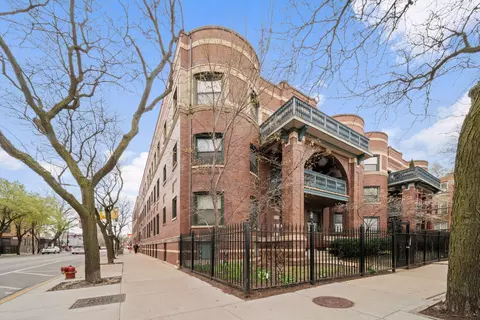 4118 N Broadway St #2, Chicago, IL 60613