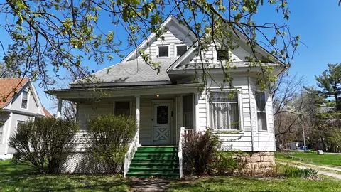 307 W Curtis St, Grant Park, IL 60940