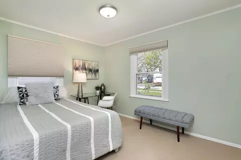 Bedroom - 1717 Maple Ave, Northbrook, IL 60062 photo 3 of 3