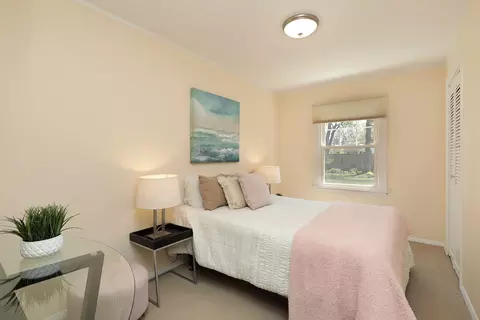 Bedroom - 1717 Maple Ave, Northbrook, IL 60062 photo 2 of 3