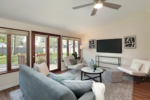 Living - 1717 Maple Ave, Northbrook, IL 60062 photo 5 of 5
