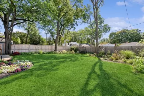 Exterior - 1717 Maple Ave, Northbrook, IL 60062 photo 11 of 11