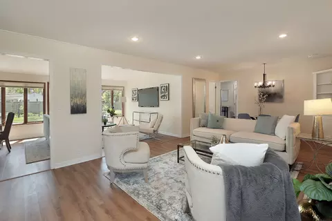 Living - 1717 Maple Ave, Northbrook, IL 60062 photo 2 of 5