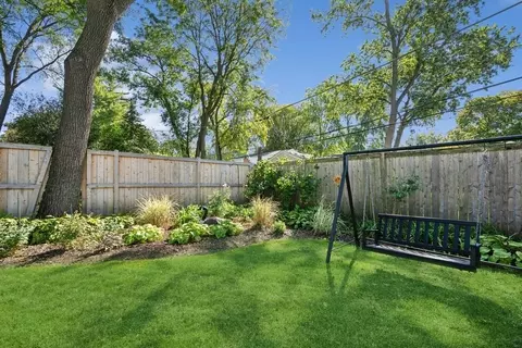 Exterior - 1717 Maple Ave, Northbrook, IL 60062 photo 9 of 11