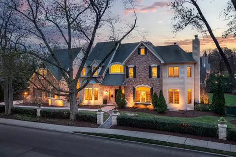 410 E Porter Ave, Naperville, IL 60540