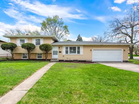 17516 Maple Ave, Lansing, IL 60438