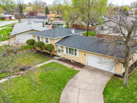 View/Area - 17516 Maple Ave, Lansing, IL 60438 photo 3 of 10