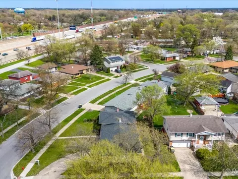 View/Area - 17516 Maple Ave, Lansing, IL 60438 photo 8 of 10