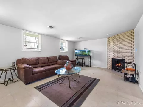 Living - 17516 Maple Ave, Lansing, IL 60438 photo 3 of 4