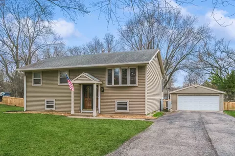 Undisclosed, Libertyville, IL 60048