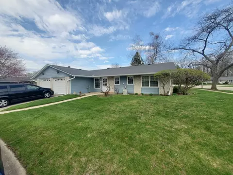 7412 Chevy Chase Ct #16, Fox Lake, IL 60020